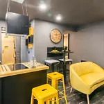 Black & Y'hello T2 : Wifi/parking/ 5' Centre-ville Appartement *