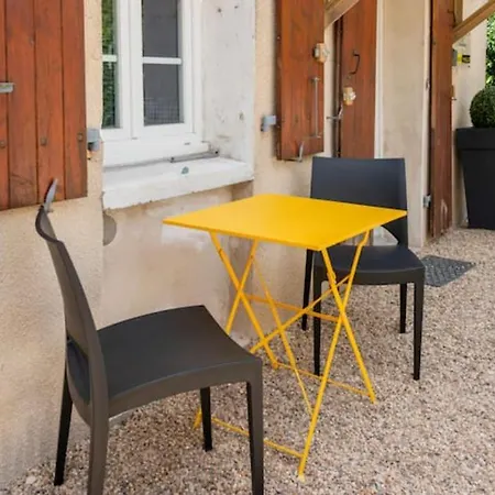 Διαμέρισμα Black & Y'hello T2 : Wifi/parking/ 5' Centre-ville