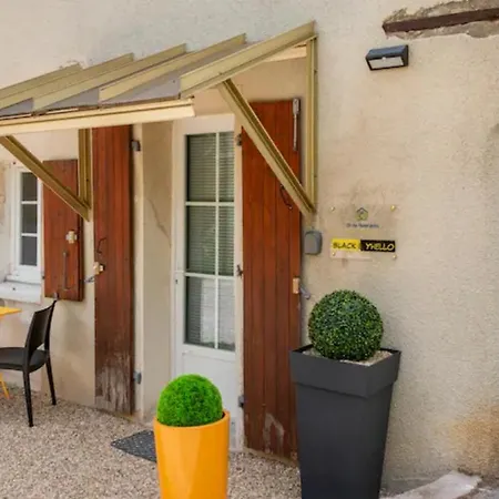 Black & Y'hello T2 : Wifi/parking/ 5' Centre-ville *