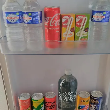 Black & Y'hello T2 : Wifi/parking/ 5' Centre-ville Apartment