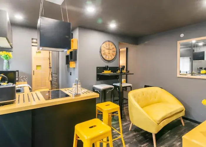 Black&y'hello T2 : Wifi/parking/ 5' Centre-ville Apartamento *