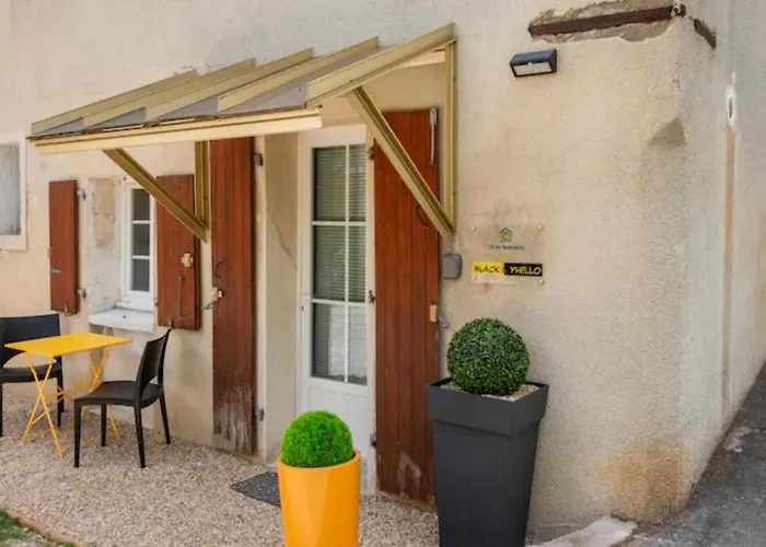 Black&y'hello T2 : Wifi/parking/ 5' Centre-ville *